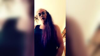 babe mom Rubbing Extremely Soak Cunt while Grinding in Hand Rough and Cumming Noisy