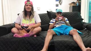I invited my friend to play PS5 and ended up