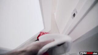 Mommy swallowed my cum for Christmas after blowing