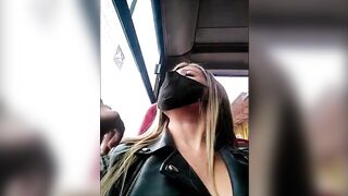 loira se tocando no coletivo blonde hot masturbating inside bus