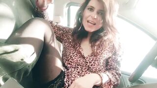 SKANK AND ALONE INSIDE THE VEHICLE INTO a PARKING, I