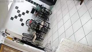 O que as mulheres fazem meia hora antes da gente