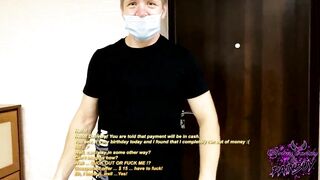 Sushi delivery man screwed a client who had no cash
