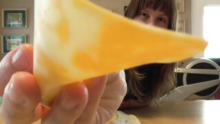 WISCONSIN NEIGHBORS DOMINATES YOU WITH CHEESE SLICES