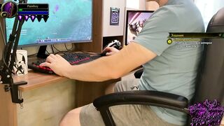 My BF plays World of Warcraft, and I wanted to