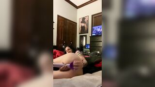 Tatted up Bae Loves to make herself Squirt