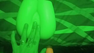 Dyke Strapping a Myfreecam Snatch