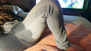 ⭐ Incredible Sexy Hottie Bedwetting! Sensual Gf and Bf hot Bedwetting Fun!!