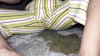Toes Filthy Women Masturbate and Pissing on Outdoors Street-outdoor Exhibitionist