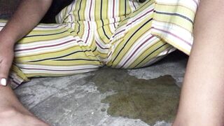 Toes Filthy Women Masturbate and Pissing on Outdoors Street-outdoor Exhibitionist