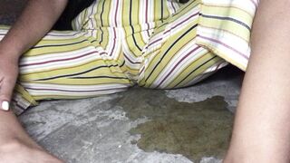 Toes Filthy Women Masturbate and Pissing on Outdoors Street-outdoor Exhibitionist