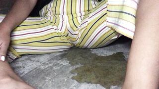 Toes Filthy Women Masturbate and Pissing on Outdoors Street-outdoor Exhibitionist