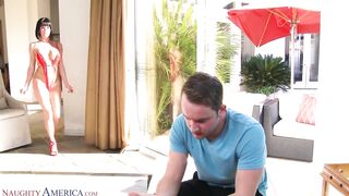 Sensual America - Veronica Avluv Gets a Soak Juicy Cummed