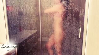 Lusssynda does Water Treatments into the Shower