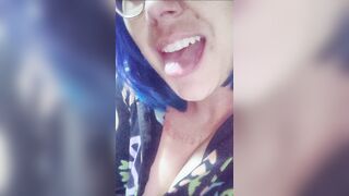 Hot Smoker Spit Play Long Melons Pop out on Live