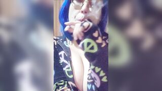 Hot Smoker Spit Play Long Melons Pop out on Live