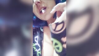 Hot Smoker Spit Play Long Melons Pop out on Live