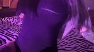 Incognito cunt with mouth does not take off her Mask