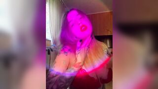 Incredible Barbie Sings with a Long Mouth