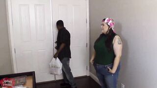 Cock Dash Delivery - BBW Gets Fat Tip During Delivery
