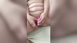 WHEN THE HUBBY IS NOT HOME I JERK OFF MY SNATCH