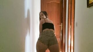 Tecno dance Bombshell chick