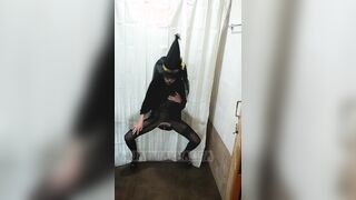 عاهرة تكسر المحرمات | Halloween Arabic Witch Squirting inside my Wc
