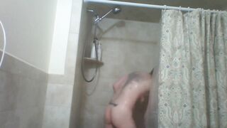 beauty Hottie cougar Gets Steamy into the Shower
