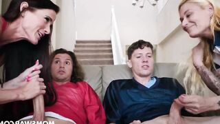Team of two Teenie used by Bored Milfs