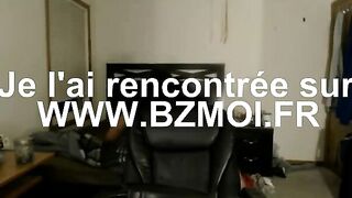 Un étudiant laisse allumée sa webcam pour filmer sa baise en compagnie dune copine de