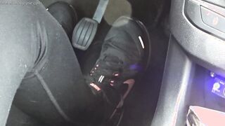 pedalpumping with nike on my foot