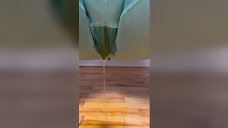 I pissing inside my yoga leggings...you want them ?