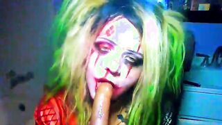 Bimbo into a harley quinn costume blows your dick