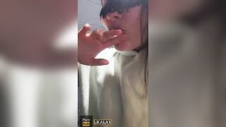 Into the outdoor WC of the bar, she filled the floor with squirt and fuck her mouth with her fist