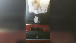 me la como entera... te gusta papi??