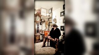 SHE'S COUNTRY, STRIP SLUTTY mom