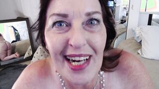 V689.c Third and final try to got preggers. Can you imagine how curvy I would be? From DawnSkye