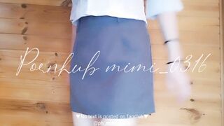 Soak and Messy!ウェットアンドメッシー。OL姿で、下着を霧吹きでくっきり見えるように濡らします...すると？