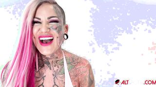 Evilyn Ink gets lubed up and ride the tremor