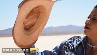 Brazzers - Hitchhiker Alexis Fawx Needs A Rides & Tiny Hands Offers It Along With His Huge Thick Dick