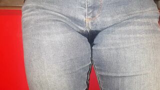 Love to pissing into my jeans - latinafeet386