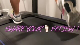 SWEATY SMELLY CRAZY FIT cougar FOOT- TIPTOEVIX FEET BONDAGE