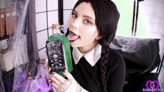 Wednesday addams insatiable nympho screwed giant vibrator and squirt