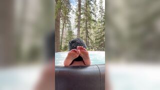 Mom Gwen's Cutie Hot Tub Toes Worship! 1080p HD PREVIEW