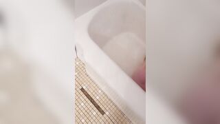 Peed on myself into the bath tub (self peeing)