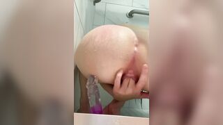 Halorose21 has Steamy shower anal with sex toy