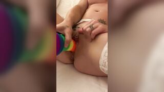Hotwife stretching that cunt.