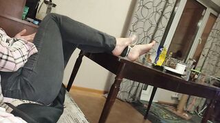 Jerking Penis On My Stepmom Bimbo's Smelly Foot - Toejob