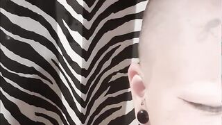 Shaving my oral sex turns me on soooo much!