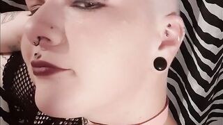 Shaving my oral sex turns me on soooo much!